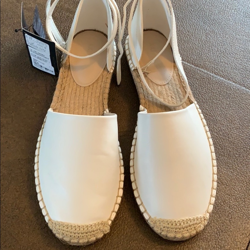 White/tan leather espadrille shoes w/ankle straps